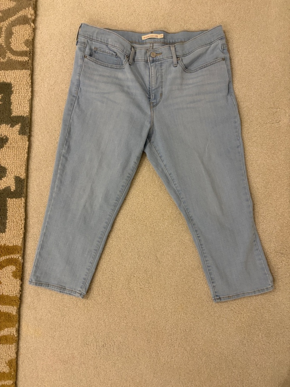 Levi's Light Blue skinny Capri Women's Jeans